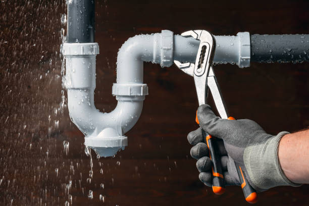 Professional Leak Detection technician working in Edgemoor, SC
